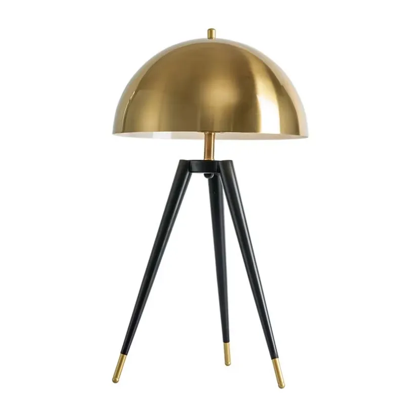 Home Decor Lighting Manufacturer - Nowoczesna żelazna lampa stołowa na trójnogu