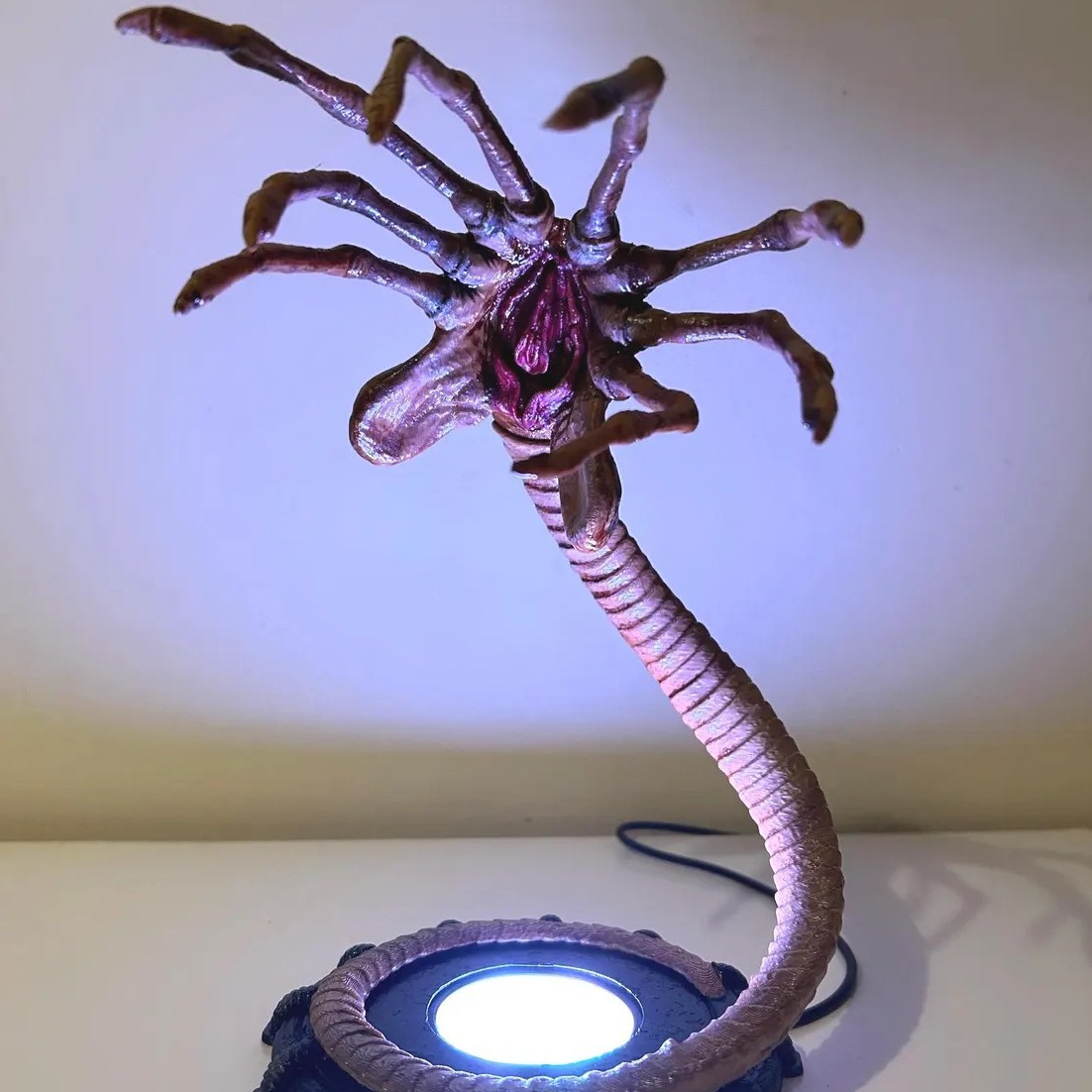 Lampka nocna Alien Facehugger, – Lighting Decoration For Home recenzja i cena